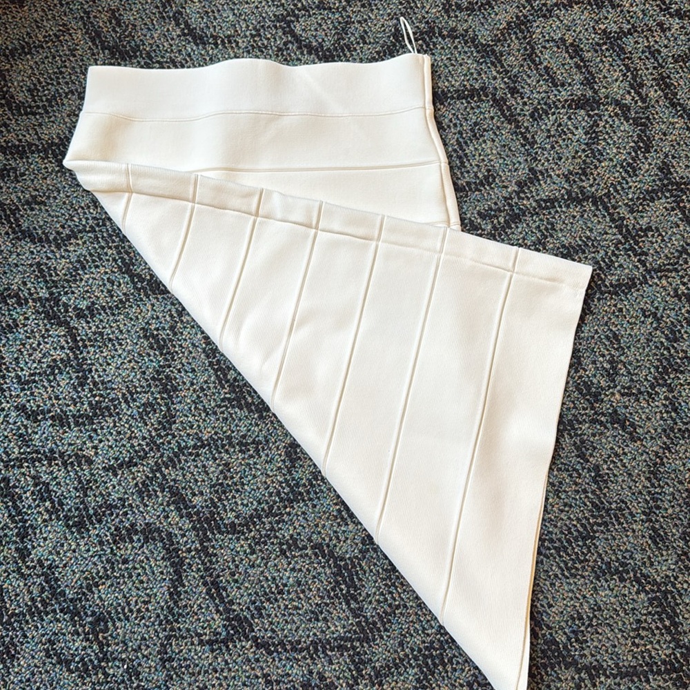 BCBGMaxAzria Ivory Alexia Midi Pencil Skirt Knee Stretch Bondage Sz M - Picture 3 of 6